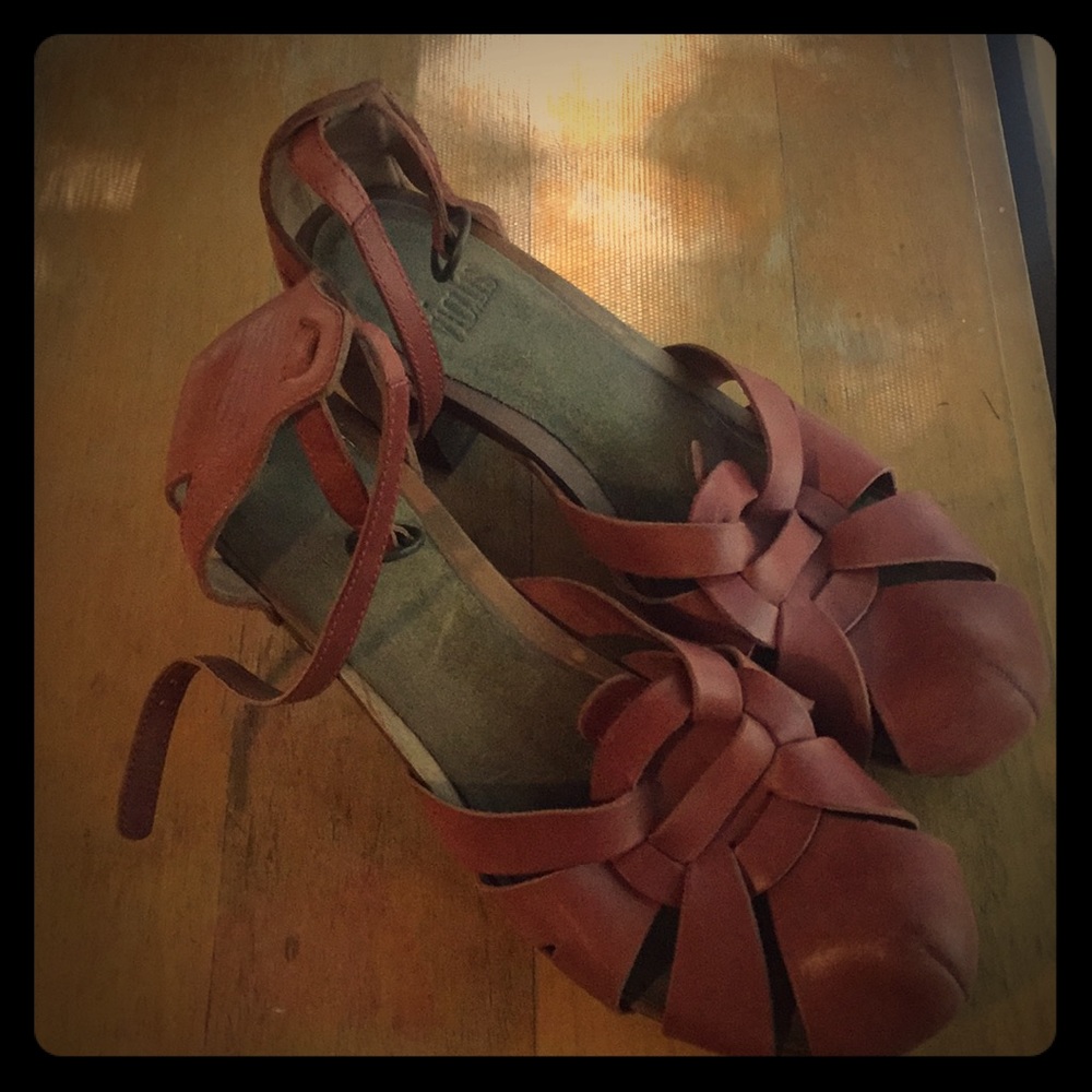 Vialis wooden clogs
